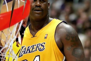 谁能单防奥尼尔？杨毅：迪瓦茨，你一碰他就倒，他能恶心你！