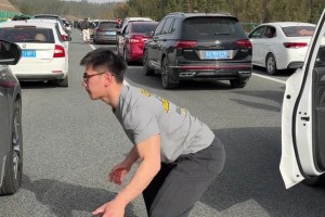 😎春运返程堵车时间怎么度过！